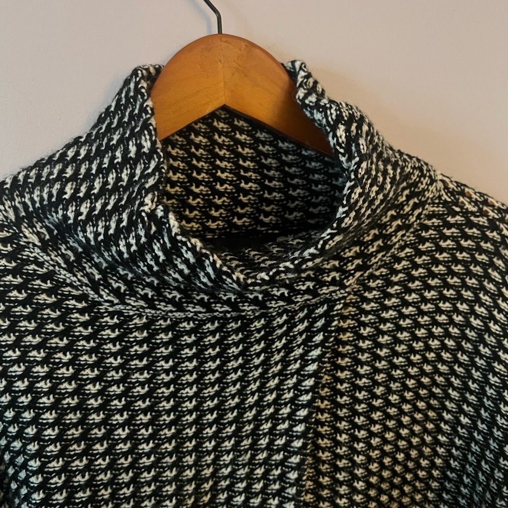 Lumiere Sweater - Picture 6 of 9